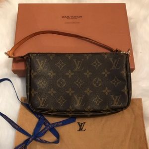 Authentic Louis Vuitton pochett